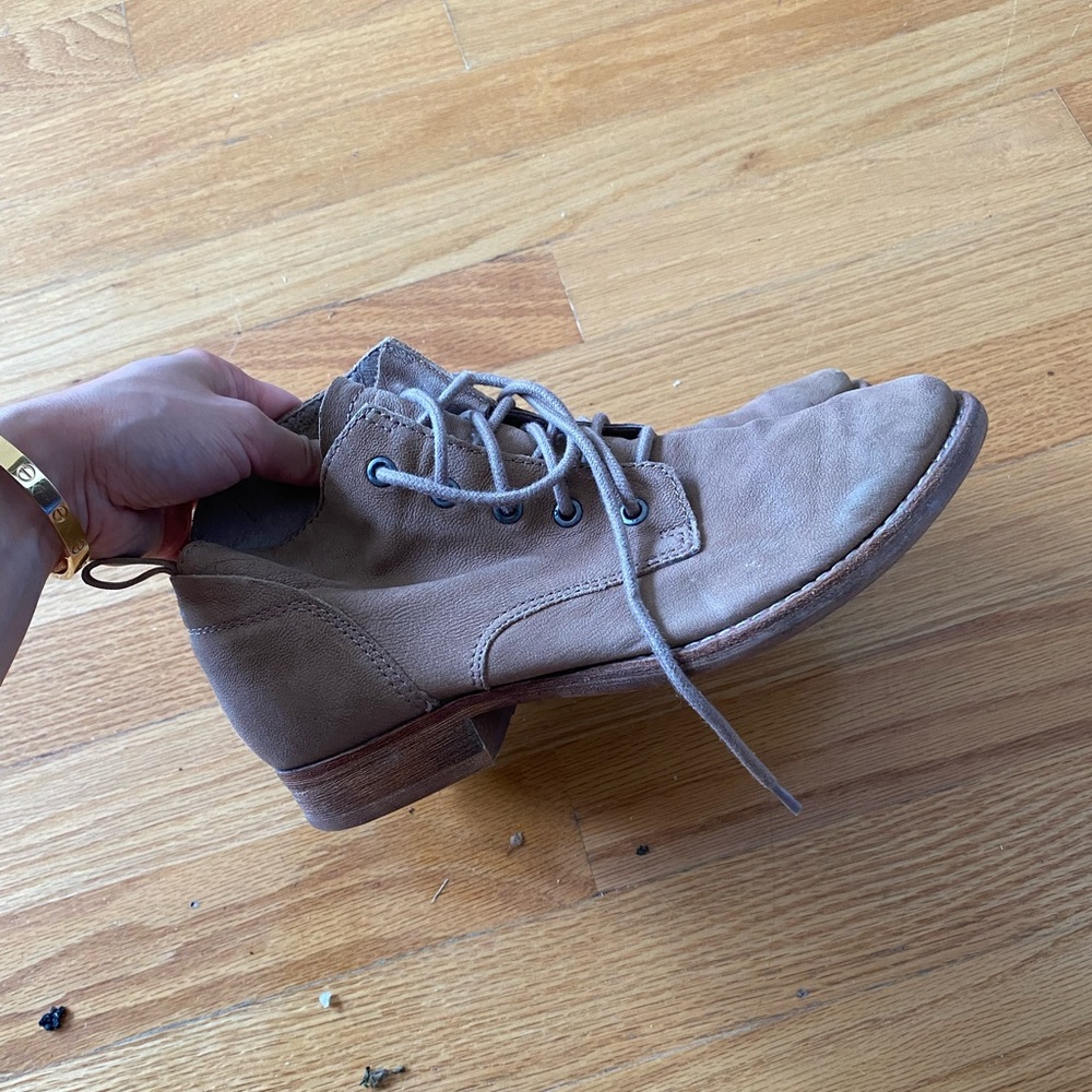 Sam Edelman Mare booties in color Putty